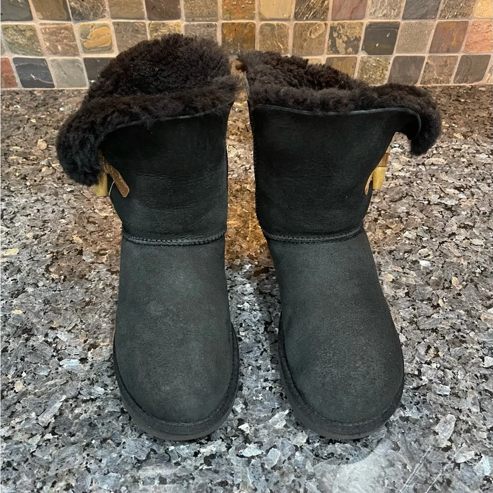 UGG classic short
